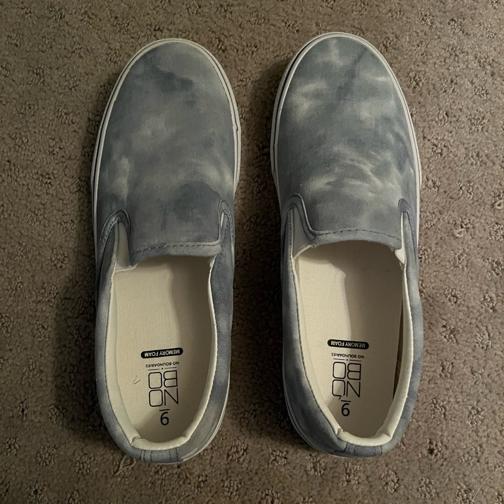 BLUE TIE DYE SLIP ON SNEAKERS SIZE 9